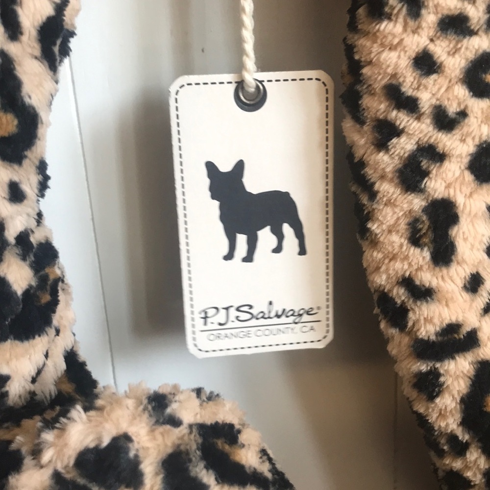 Fuzzy Robe - Picture 6 of 7